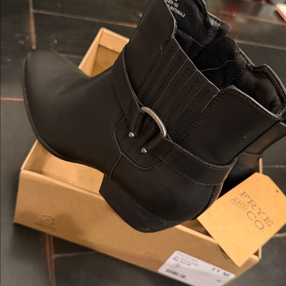 FRYE AND CO. Elegant Black Ankle Booties